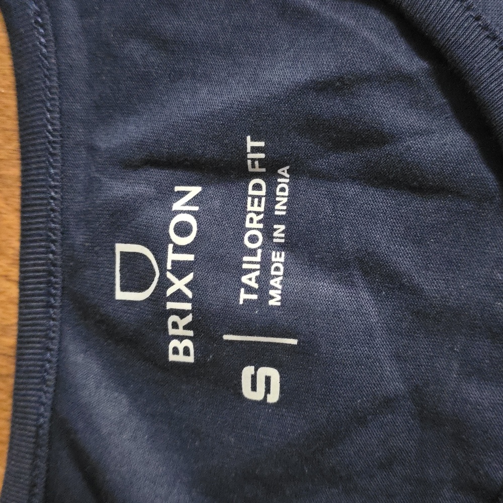 NWT Men's Brixton "CREST Tank Top". Size Small. Color Navy Blue And Off White - Picture 3 of 8